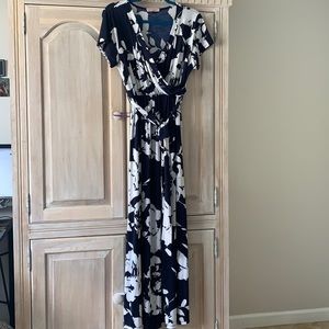 East Adeline 1X Navy Floral Maxi Dress